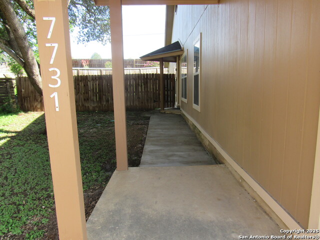 Image 10 of 55 For 7731 Clear Ridge Dr