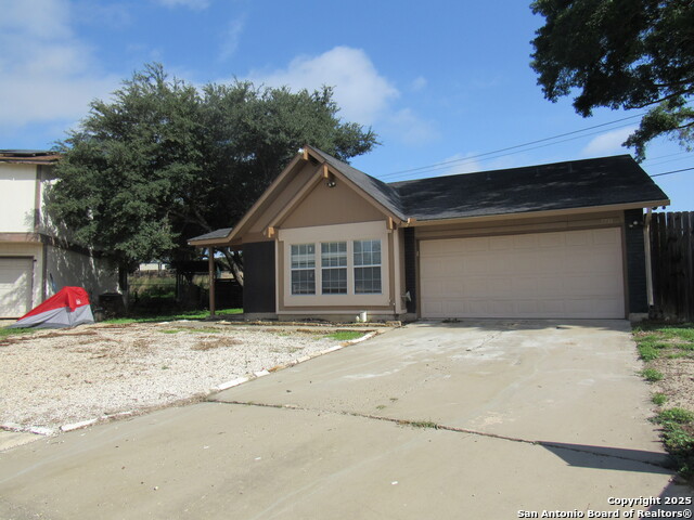 Image 2 of 55 For 7731 Clear Ridge Dr