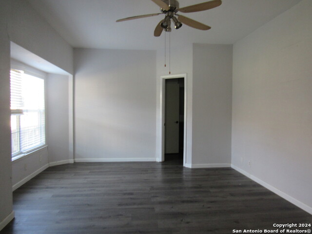 Image 24 of 55 For 7731 Clear Ridge Dr