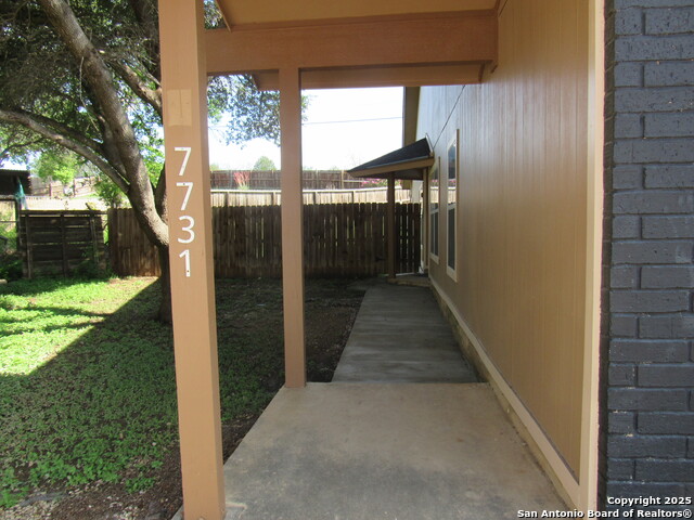 Image 3 of 55 For 7731 Clear Ridge Dr