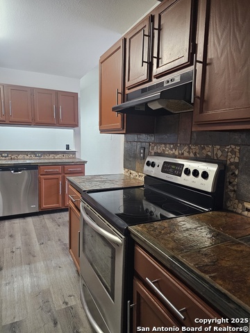 Image 30 of 55 For 7731 Clear Ridge Dr