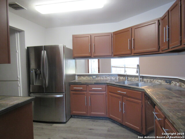 Image 31 of 55 For 7731 Clear Ridge Dr