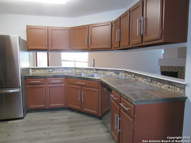 Image 33 of 55 For 7731 Clear Ridge Dr