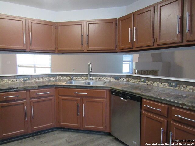 Image 36 of 55 For 7731 Clear Ridge Dr