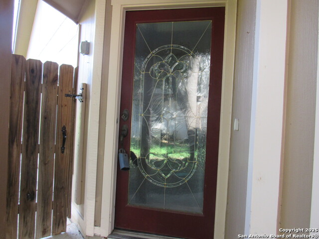 Image 4 of 55 For 7731 Clear Ridge Dr