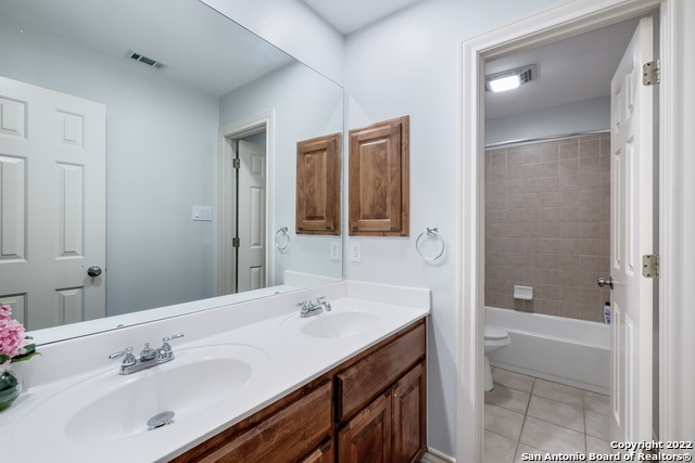 Image 23 of 28 For 18315 Rogers Pike