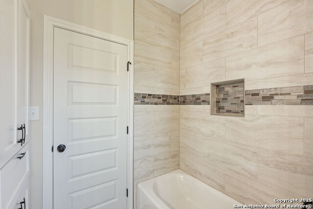 Image 21 of 27 For 1710 Crooked Creek Drive