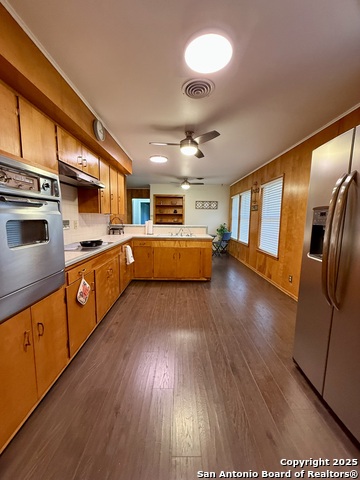 Listing photo id 21 for 803 Leland