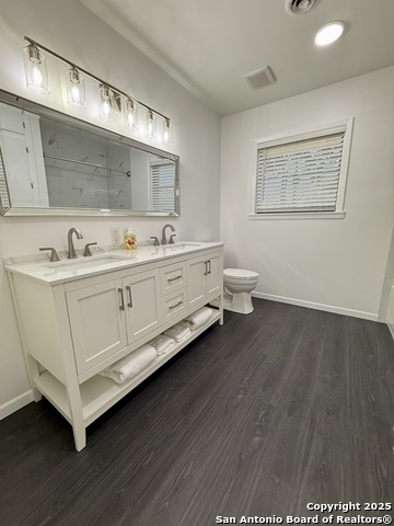 Listing photo id 24 for 803 Leland