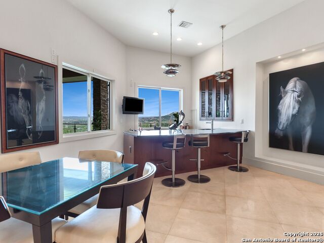 Listing photo id 9 for 11 Davenport Ln
