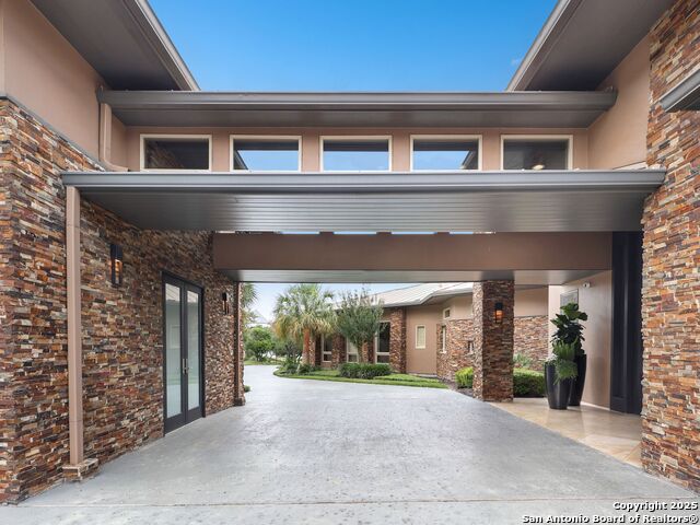 Listing photo id 0 for 11 Davenport Ln