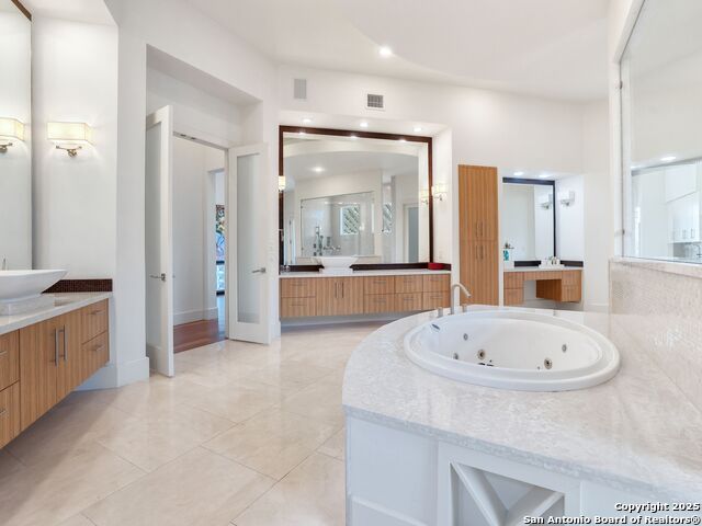 Listing photo id 21 for 11 Davenport Ln