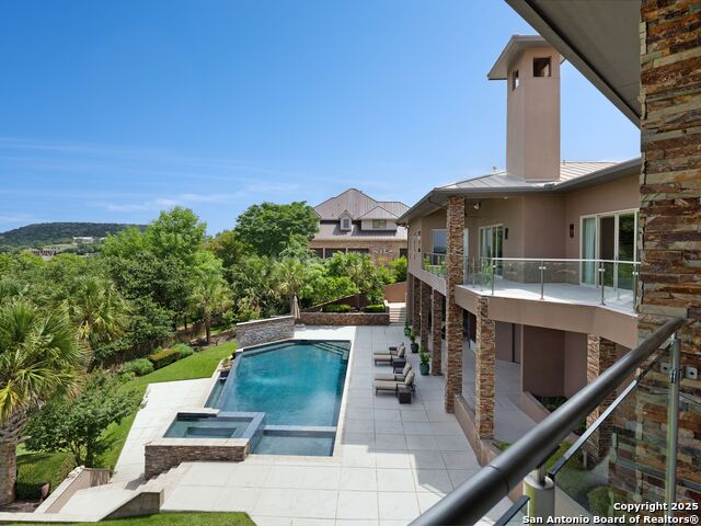 Listing photo id 34 for 11 Davenport Ln