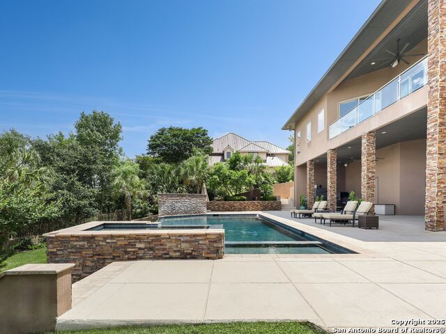 Listing photo id 40 for 11 Davenport Ln