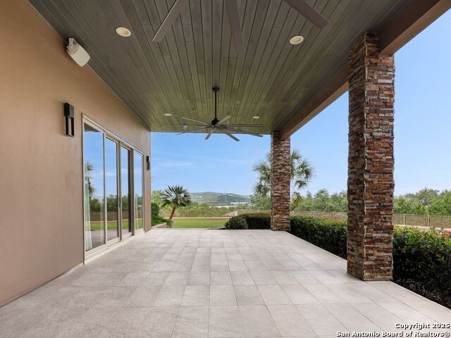 Listing photo id 42 for 11 Davenport Ln