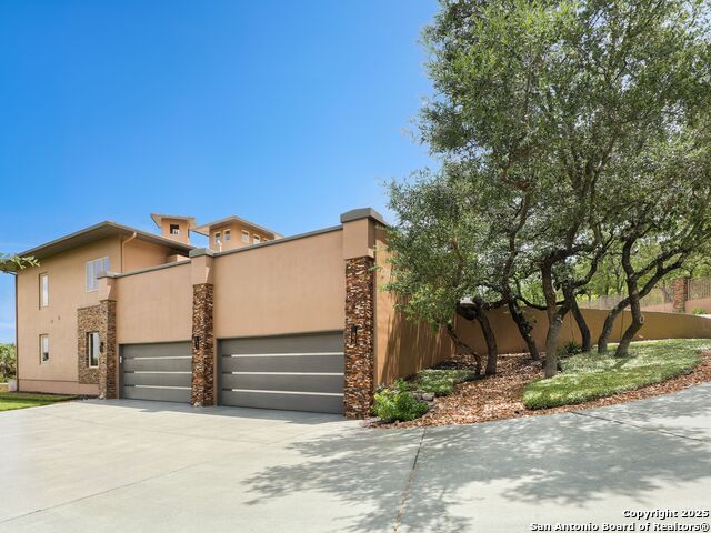 Listing photo id 46 for 11 Davenport Ln