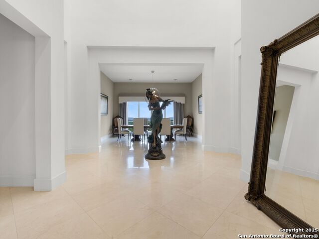 Listing photo id 5 for 11 Davenport Ln