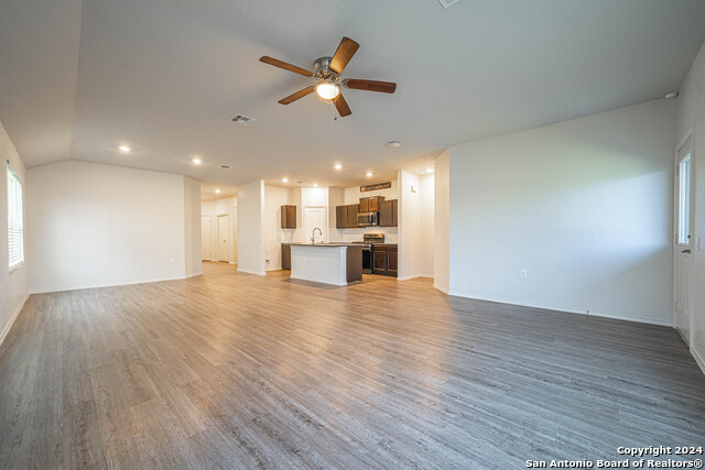 Listing photo id 8 for 7119 Magnolia Bluff
