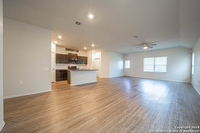 Listing photo id 0 for 7119 Magnolia Bluff