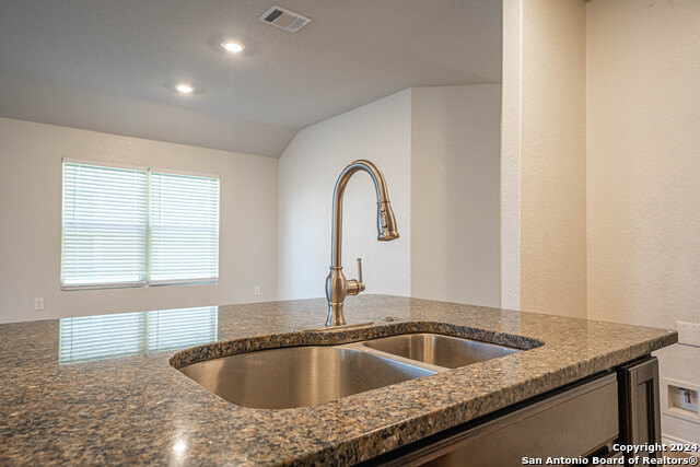 Listing photo id 18 for 7119 Magnolia Bluff