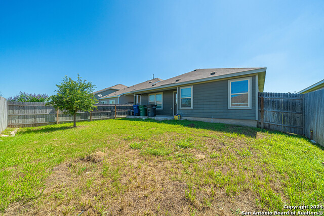 Listing photo id 27 for 7119 Magnolia Bluff