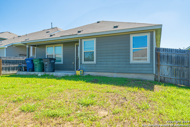 Listing photo id 28 for 7119 Magnolia Bluff