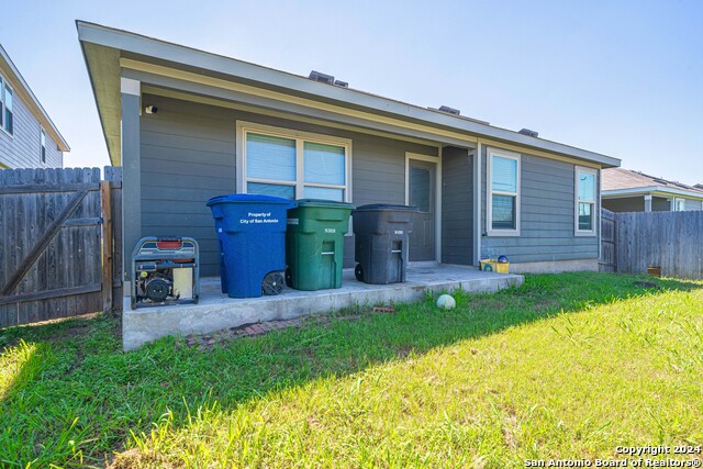 Listing photo id 30 for 7119 Magnolia Bluff