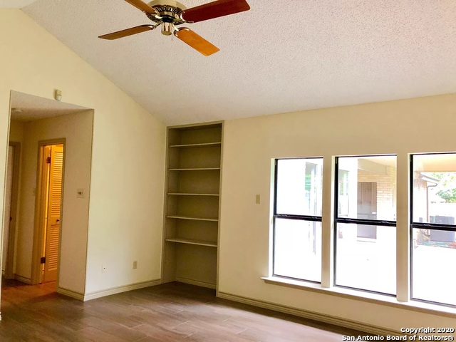 Image 19 of 24 For 2319 Park Cir