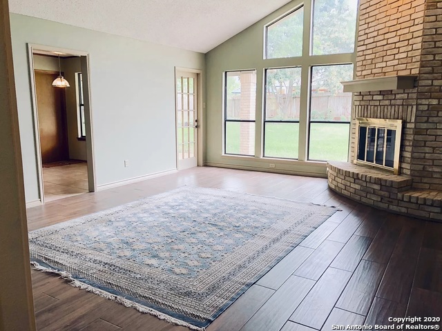 Image 7 of 24 For 2319 Park Cir