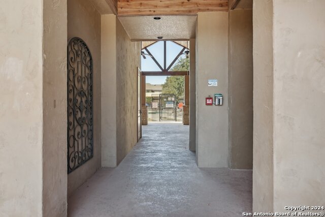Image 78 of 86 For 9032 Raven Pointe