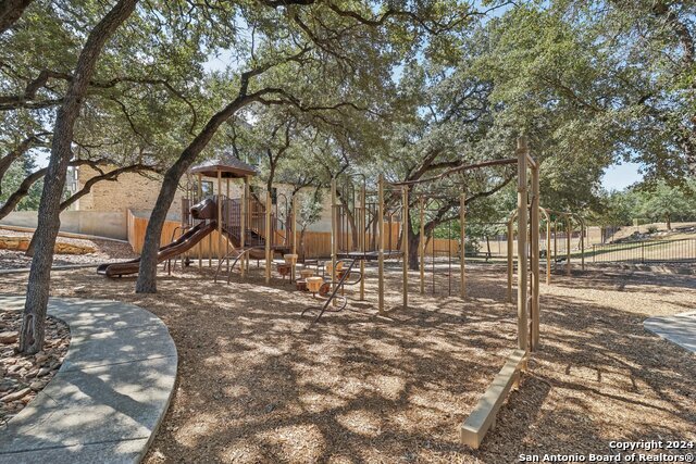 Image 80 of 86 For 9032 Raven Pointe