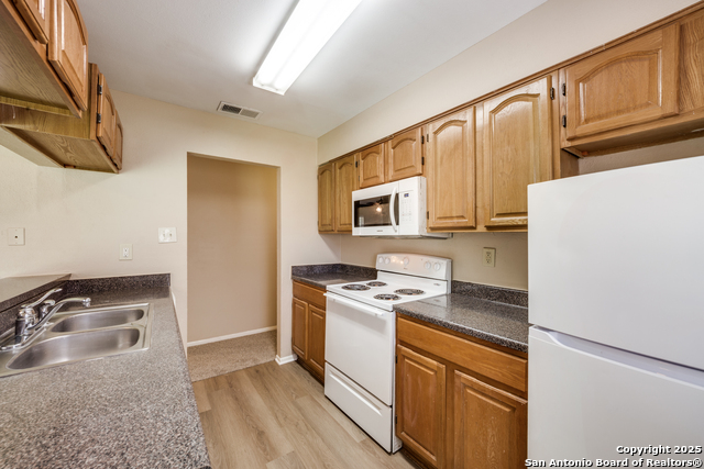 Listing photo id 15 for 7334 Cherry Brook