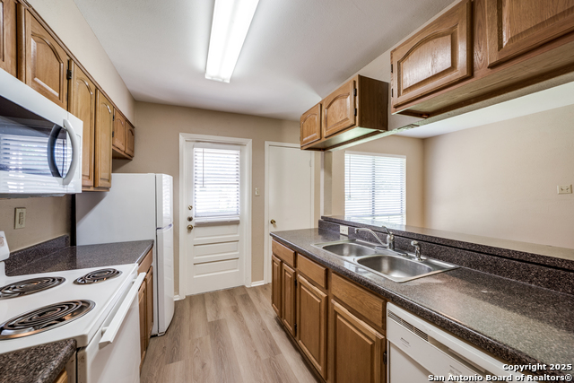 Listing photo id 17 for 7334 Cherry Brook