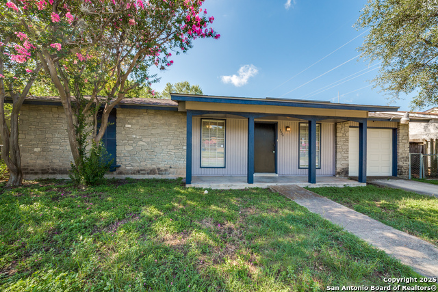Listing photo id 0 for 7334 Cherry Brook