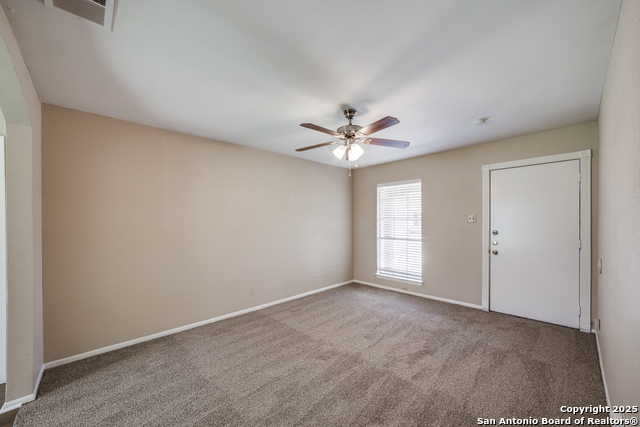 Listing photo id 3 for 7334 Cherry Brook