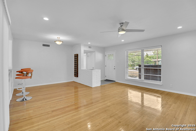 Image 10 of 38 For 351 Eastley  