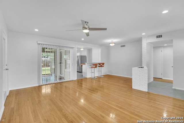 Image 9 of 38 For 351 Eastley  