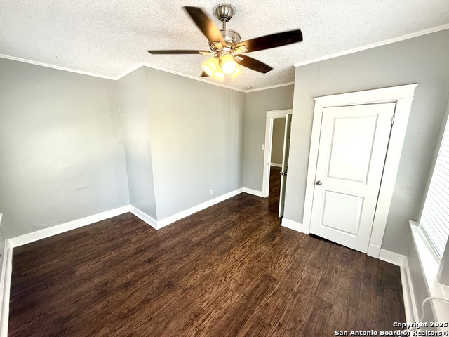 Image 11 of 16 For 1409 Woodlawn Avenue W 1
