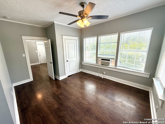 Image 12 of 16 For 1409 Woodlawn Avenue W 1