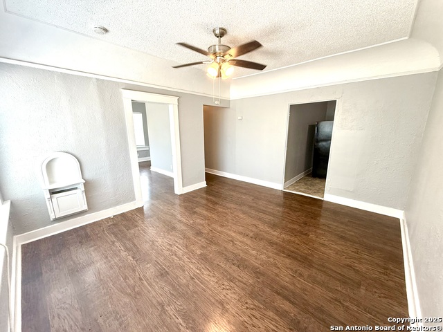 Image 2 of 16 For 1409 Woodlawn Avenue W 1