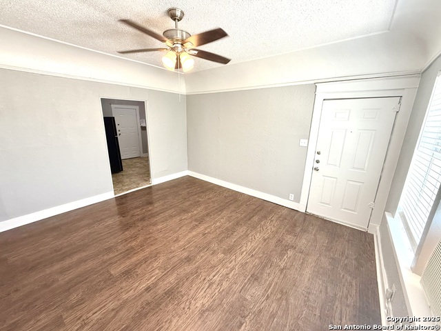 Image 5 of 16 For 1409 Woodlawn Avenue W 1
