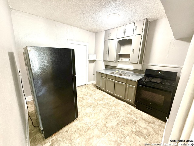 Image 6 of 16 For 1409 Woodlawn Avenue W 1
