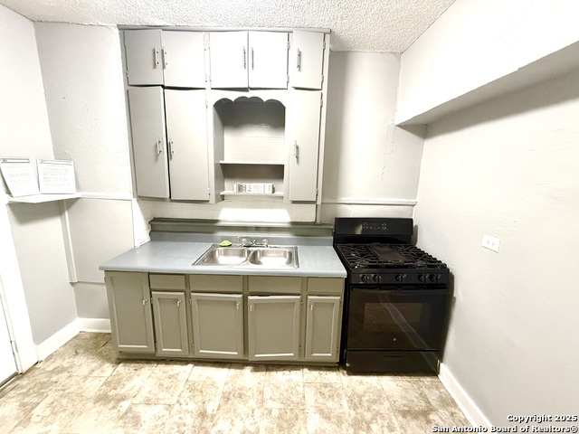 Image 7 of 16 For 1409 Woodlawn Avenue W 1