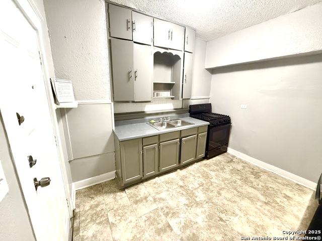 Image 9 of 16 For 1409 Woodlawn Avenue W 1