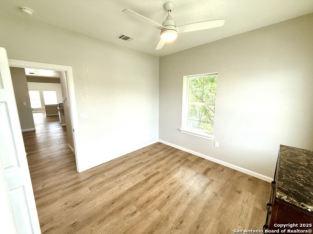 Image 16 of 16 For 2422 Commerce W 3