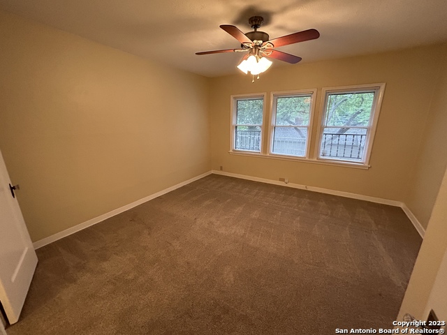 Image 12 of 19 For 218 Rosewood Ave E 5