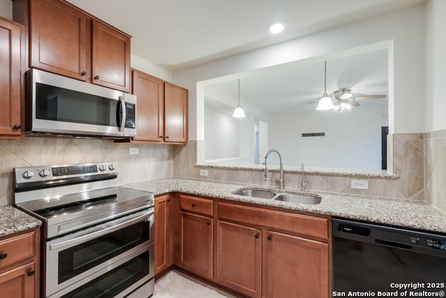 Image 10 of 25 For 8438 Cordova Point