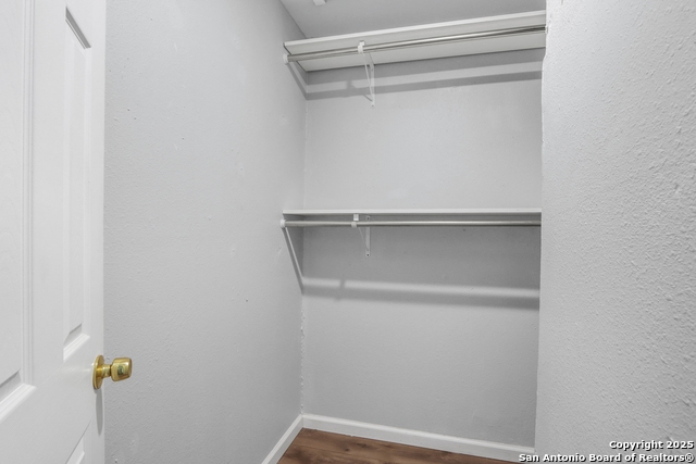 Image 17 of 23 For 1546 Center  