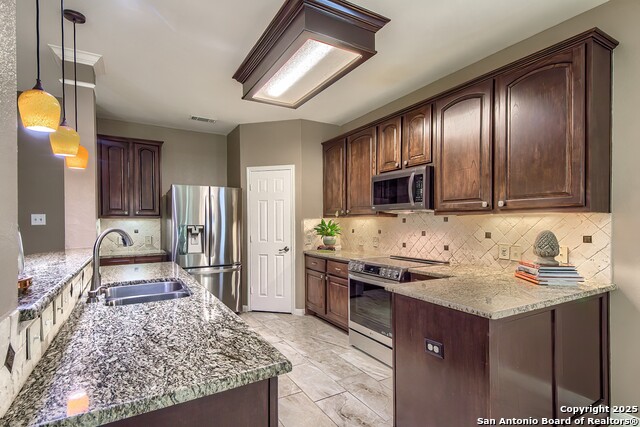 Image 11 of 39 For 21319 Catlin Ct