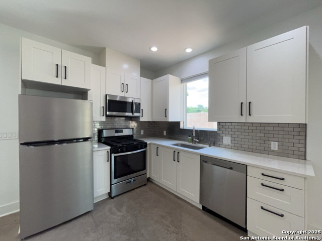 Image 13 of 56 For 2615 Flores St S # 101